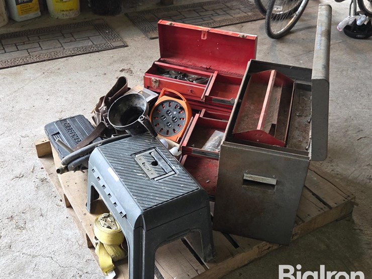 pallet-of-misc-tools-image-1