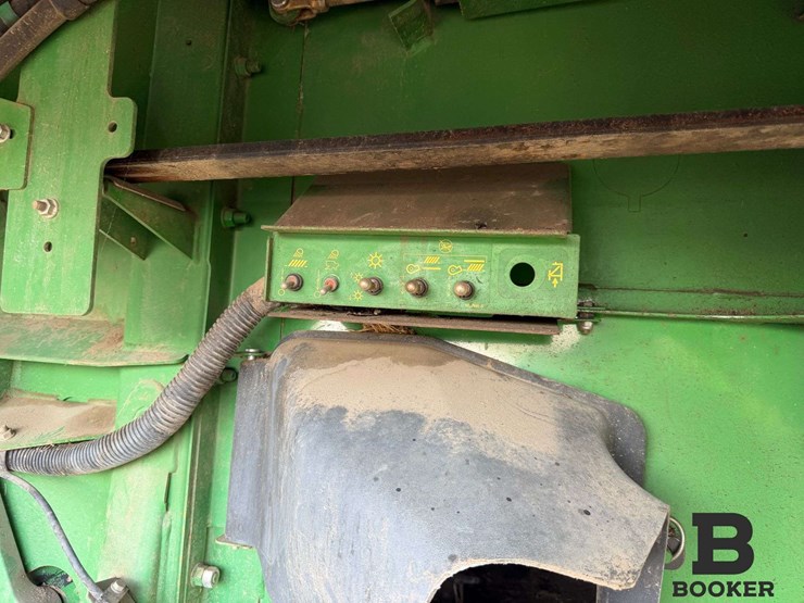 2012-john-deere-s670-combine-image-55