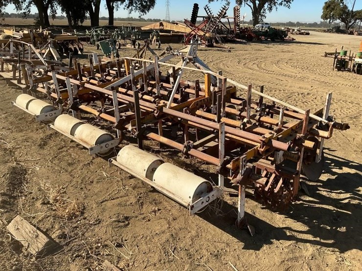 johnson-3-pt-3-row-60"-cultivator-image-5