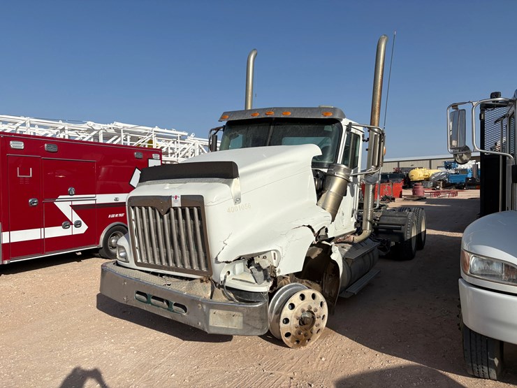 2011-international-paystar-5900i-t/a-daycab-haul-truck,-inop.-image-1