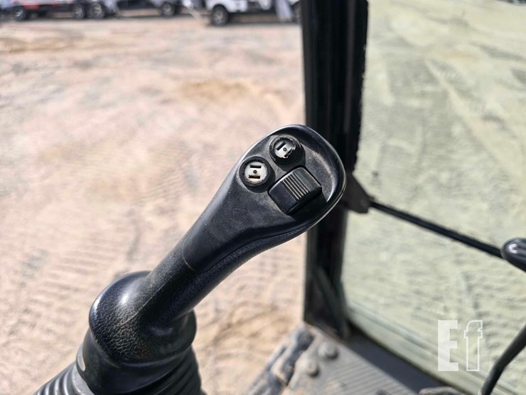 2018-caterpillar-320gc-image-16