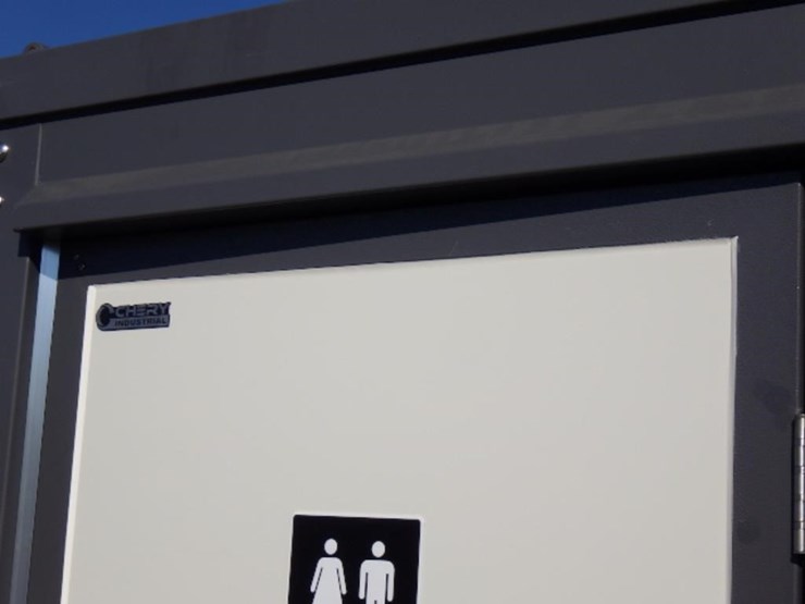 double-stall-portable-toilet-image-9