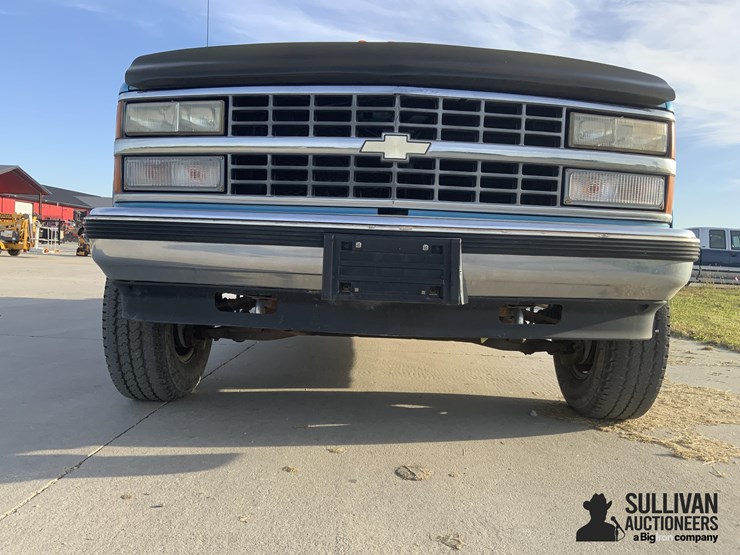 1993-chevrolet-gmt-400-k3500-4x4-extended-cab-dually-pickup-image-9