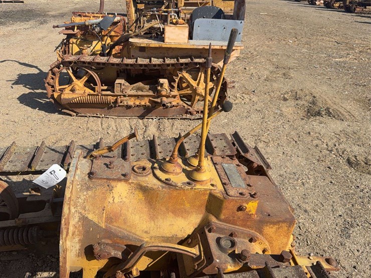 caterpillar-fifteen-image-9