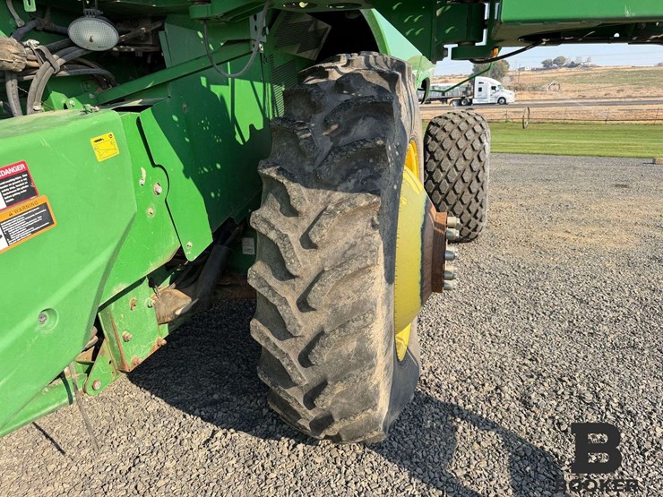 2012-john-deere-s670-combine-image-24