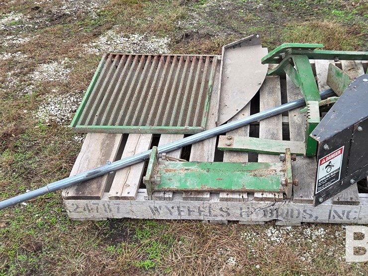 john-deere-tractor-parts-&-vittetoe-chaff-spreader-part-image-4