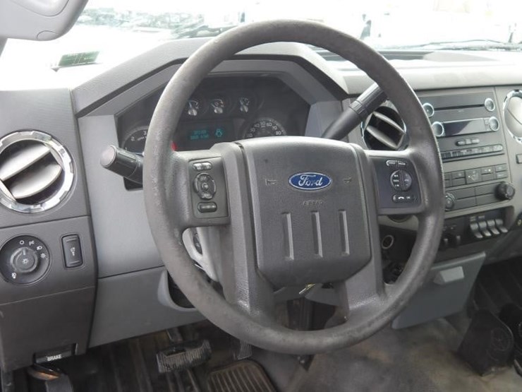 2011-ford-f550-image-21