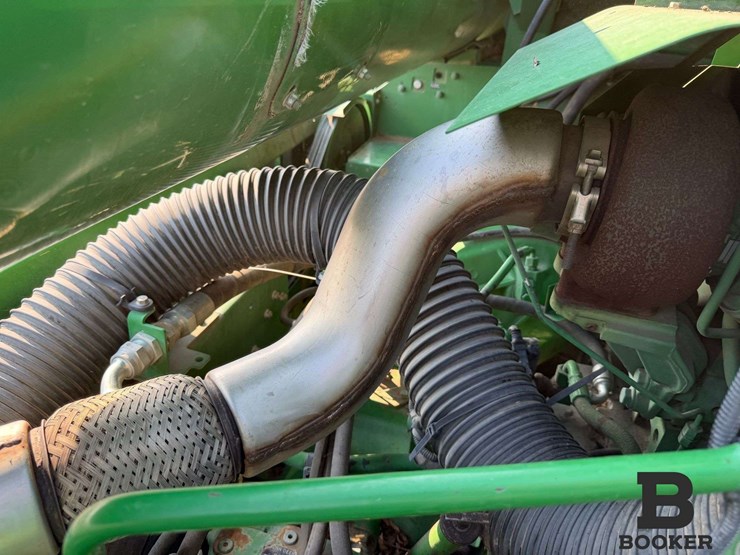 2012-john-deere-s670-combine-image-137