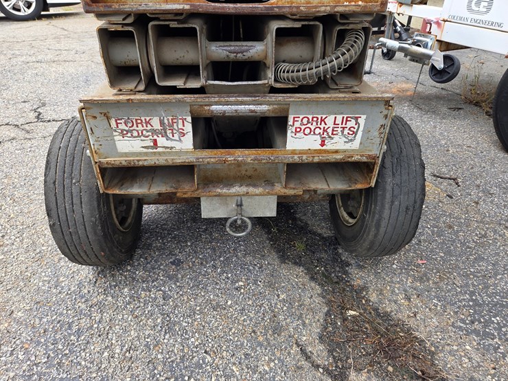 #12-•-mec-boom-scissor-lift-/-model:-2034ht-/-hours-not-known-image-17