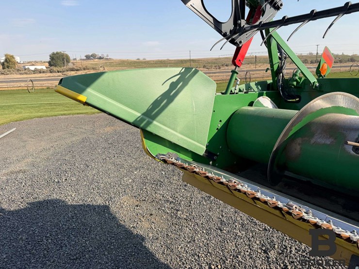 2021-john-deere-635f-header-image-38