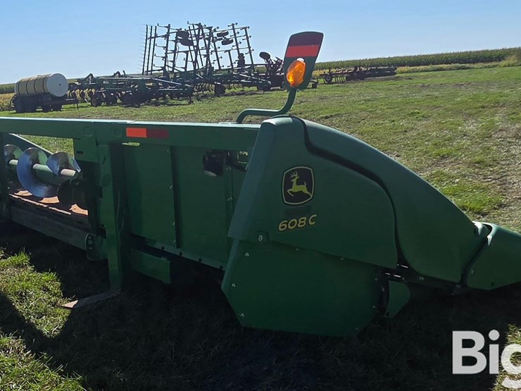 2014-john-deere-608c-corn-head-image-5