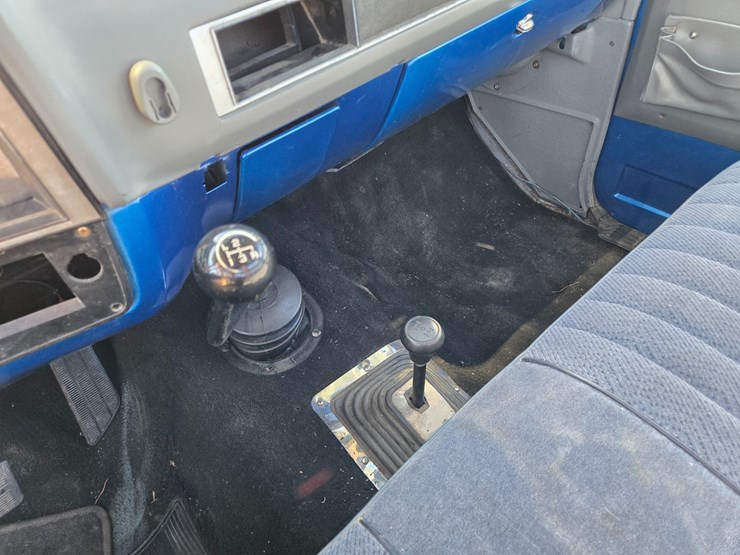 #25276-•-1986-gmc-k2500-pickup-truck-image-36