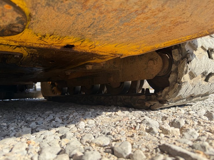#4093-•-2023-new-holland-c334-tracked-skid-steer-image-58