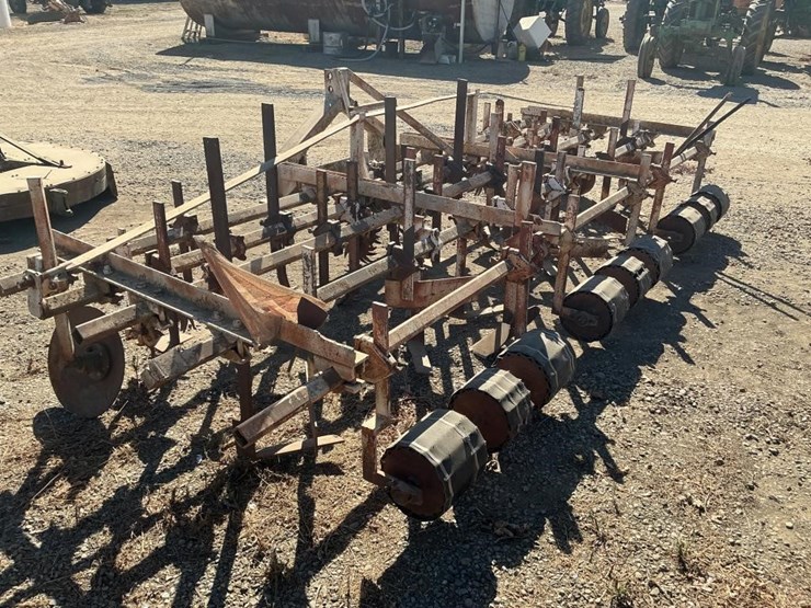 custom-3-pt-3-row-60"-cultivator-image-4