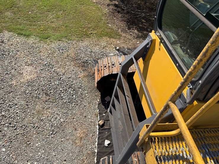 #4098-•-2015-john-deere-870g-lc-excavator-image-163