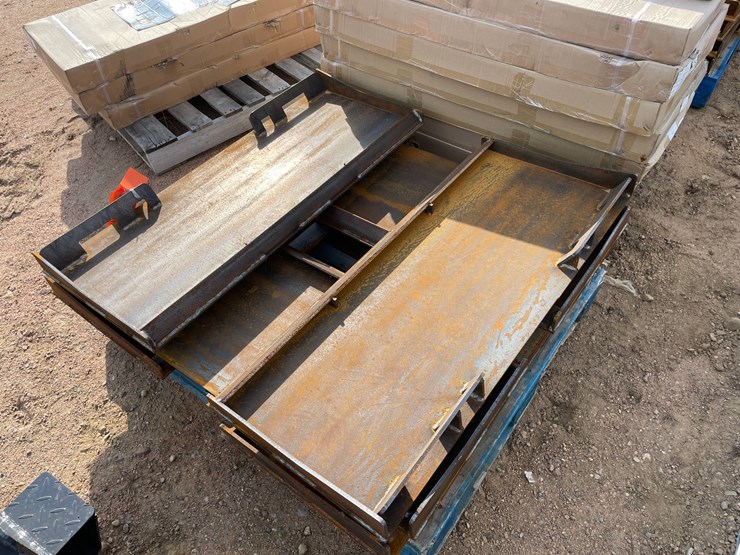 #4135-•-landhonor-skid-steer-universal-adapter-plate-image-4