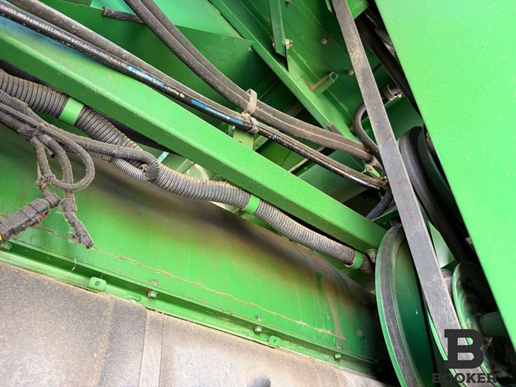 2012-john-deere-s670-combine-image-89