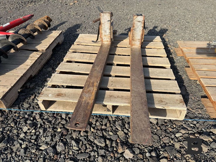 clamp-on-pallet-forks-image-2