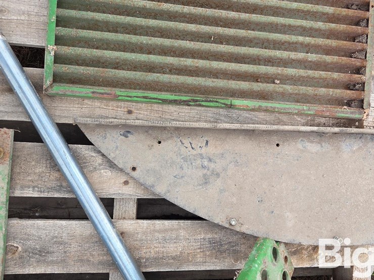 john-deere-tractor-parts-&-vittetoe-chaff-spreader-part-image-14