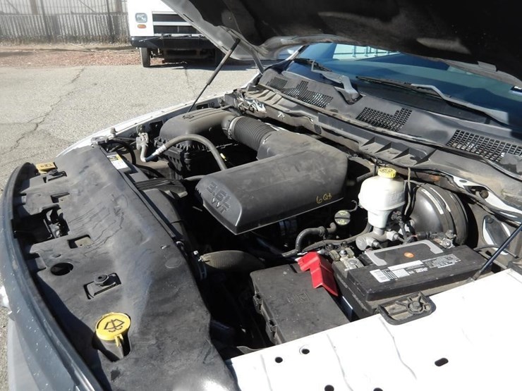 2015-dodge-ram-1500-image-12