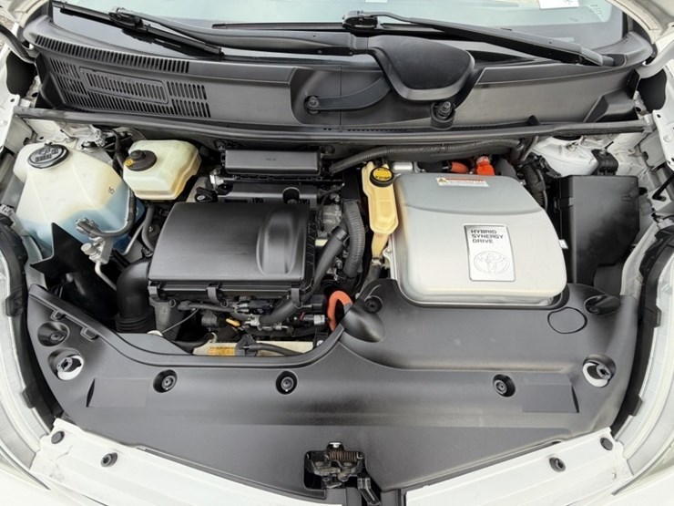 2009-toyota-prius-hybrid-sedan-image-13
