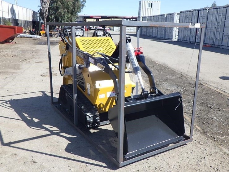 2026-agt-mx-crt23-skid-steer-track-loader-image-2