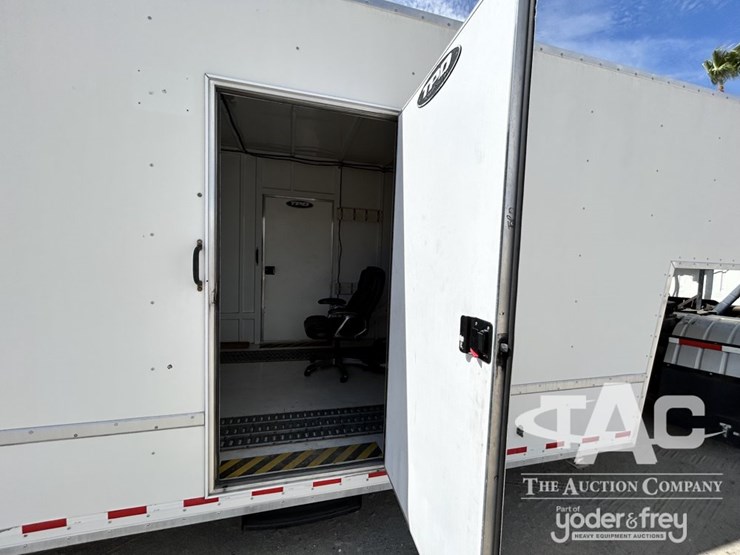 2015-tpd-trailers-cv8548tr-enclosed-car-hauler-gooseneck-trailer,-21,000#gvwr,-47'-box,-8'-interior-height,-mile-marker-pec8-winch,-equalizer-system.-image-3