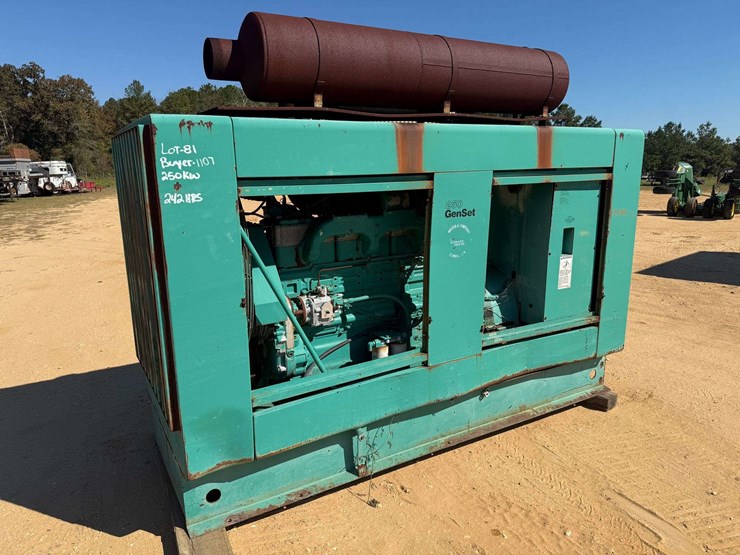 cummins-/-onan-250-kw-commercial-diesel-generator-(242-actual-hours)-image-1