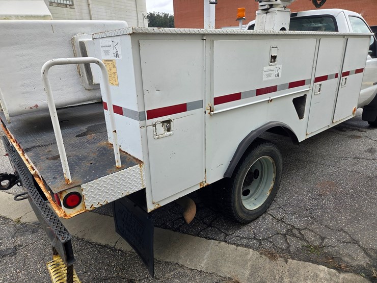 #4-•-2005-f-550-ford-small-bucket-truck-/-vin:-1fdaf56p16eb42272-/-75,475-miles-image-16