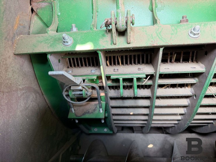 2012-john-deere-s670-combine-image-42