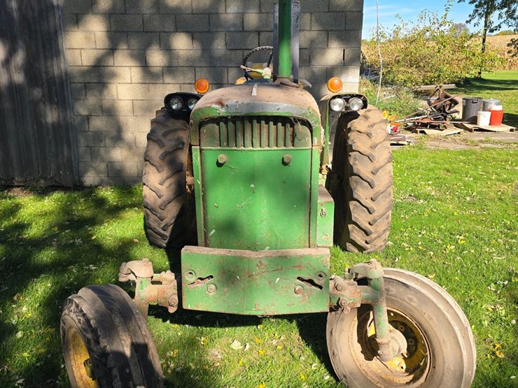 john-deere-3010-image-13