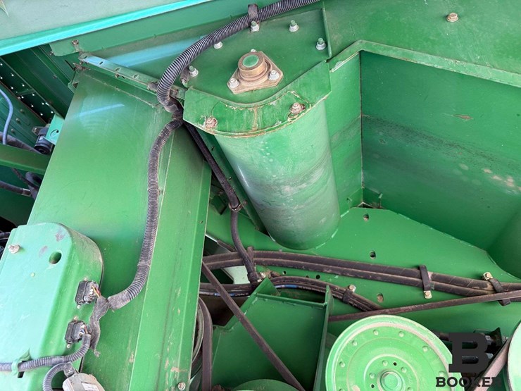 2012-john-deere-s670-combine-image-95