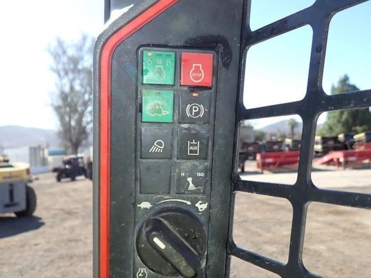 2024-bobcat-t66-skid-steer-track-loader-image-21