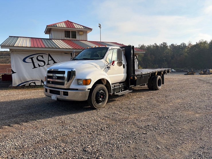 #4552-•-ford-f-650-flatbed-truck-image-1