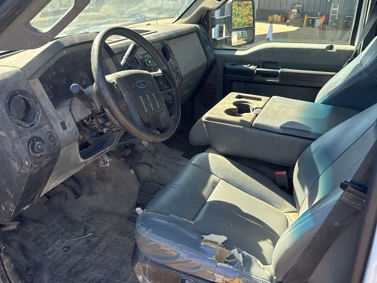 2016-ford-f550-image-23