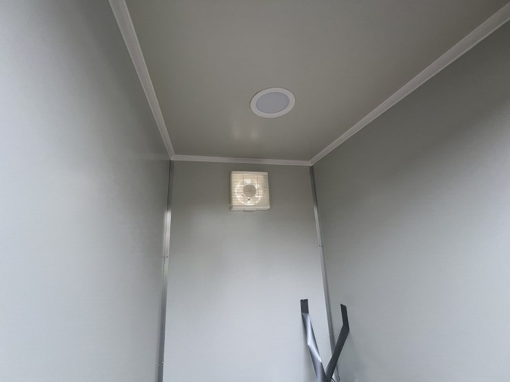 2026-bastone-double-stall-portable-toilet-image-10