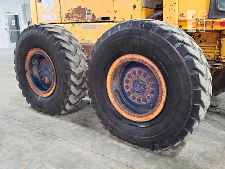 1979-deere-772a-image-27