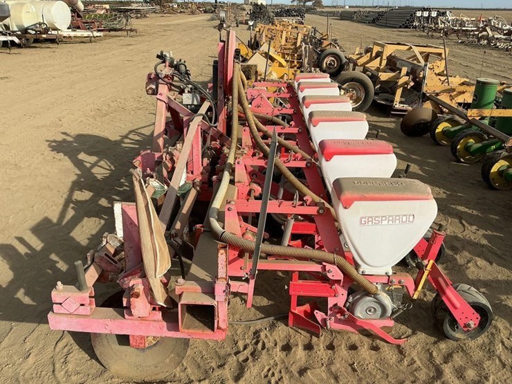gaspardo-sp540-3-pt-6-row-30"-air-planter-image-7