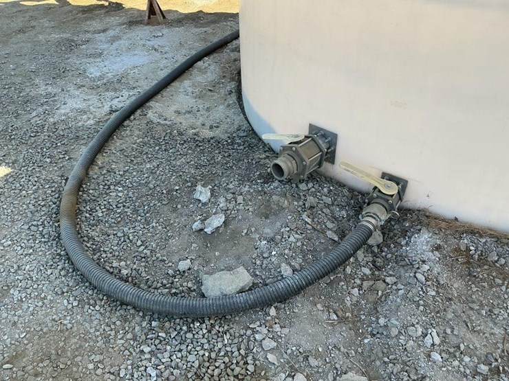 snyder-6000g-upright-poly-tank-image-3