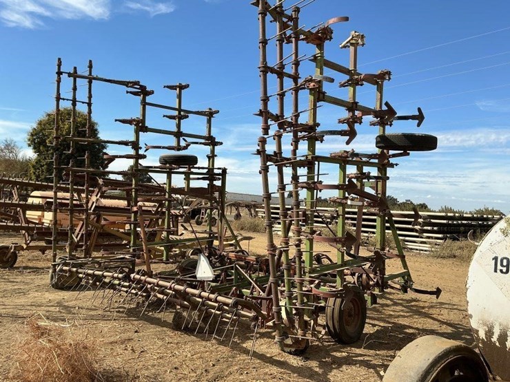 glencoe-32'-fold-up-field-cultivator-image-4