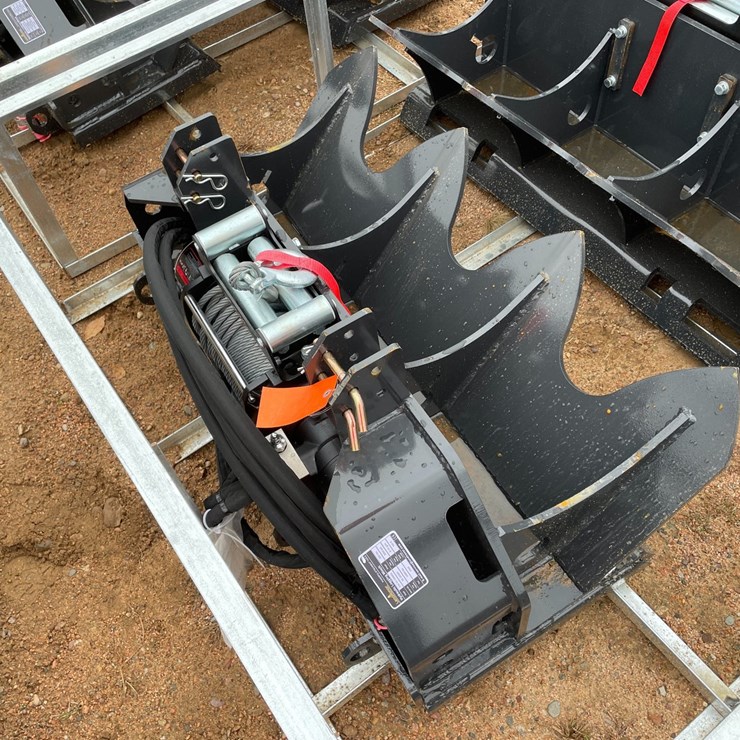 #4125 • LandHonor 15,000 lb. Hydraulic Winch Attachment