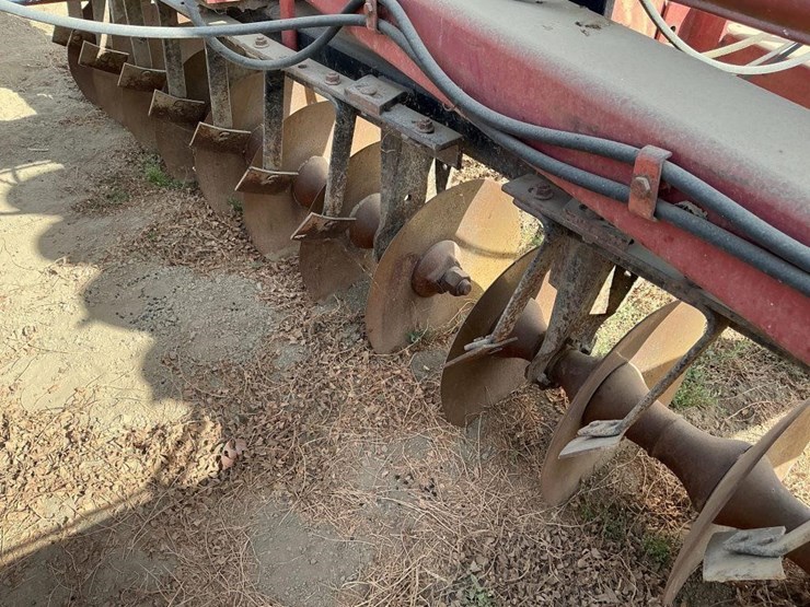 case-ih-770-23'-fold-up-wheel-disc-image-18
