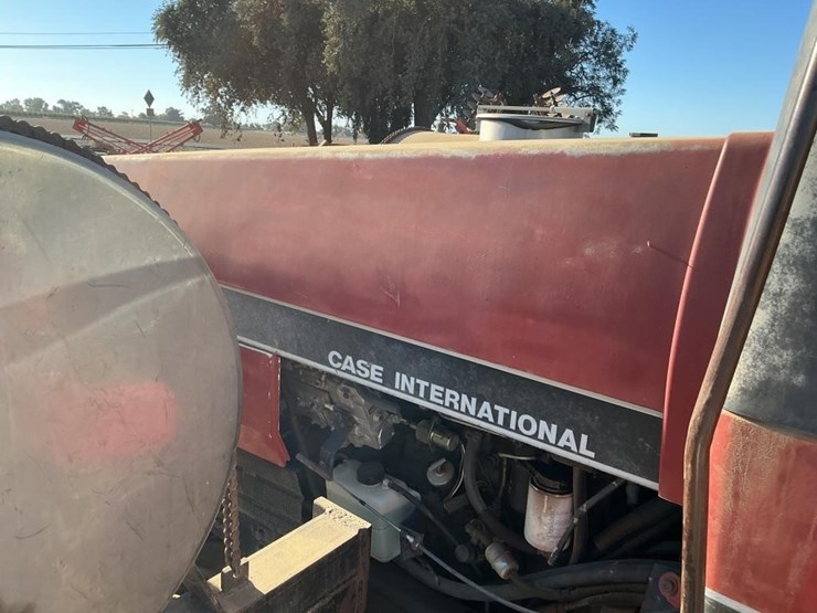 case-ih-7210-tractor-image-13