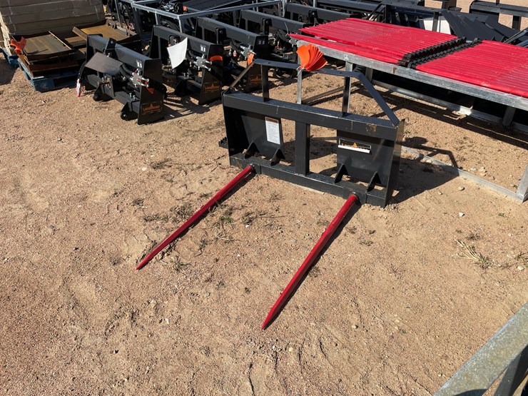 #4100-•-landhonor-bale-spear-frame-attachment-image-1