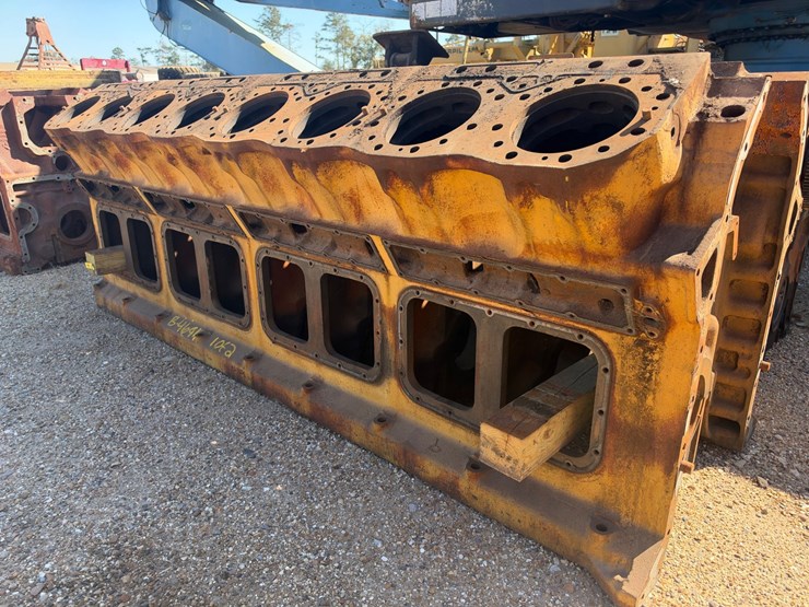 #46911-•-(2)-16-cylinder-engine-blocks-image-7