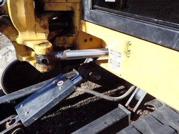 2022-caterpillar-306-cr-image-13