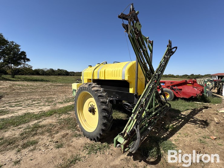 jesse-1000-gal-pull-type-sprayer-image-7