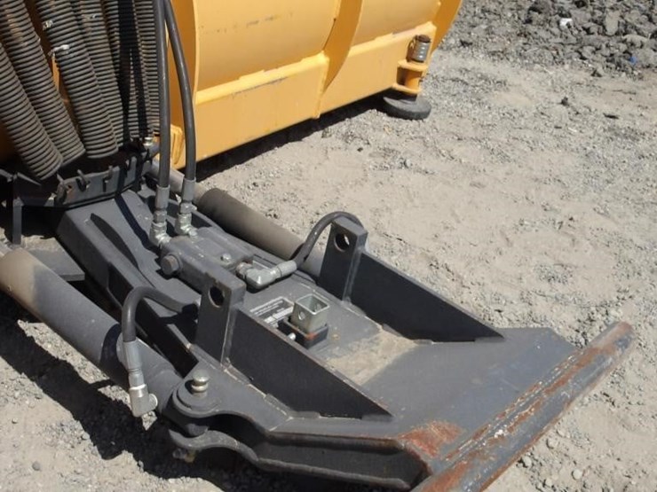trackless-snow-plow-image-8