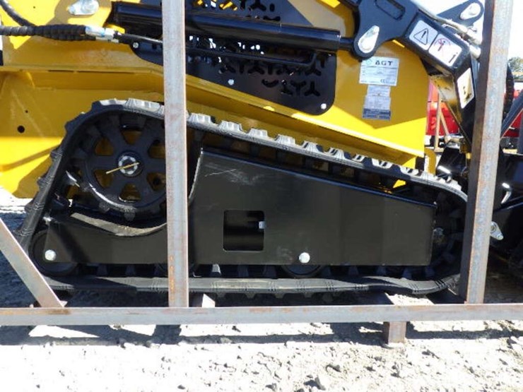 2026-agt-mx-crt23-skid-steer-tracked-loader-image-8
