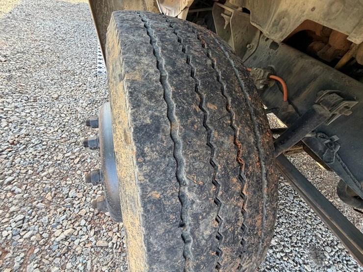 #4552-•-ford-f-650-flatbed-truck-image-56